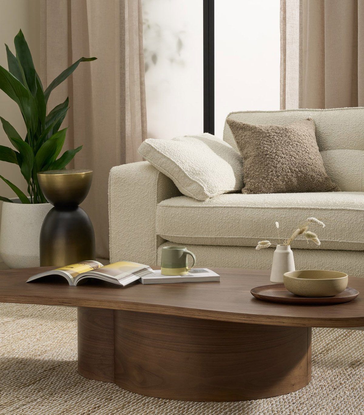 Sofa Elegance: A Guide to Maintaining and Cleaning Your New Sofa